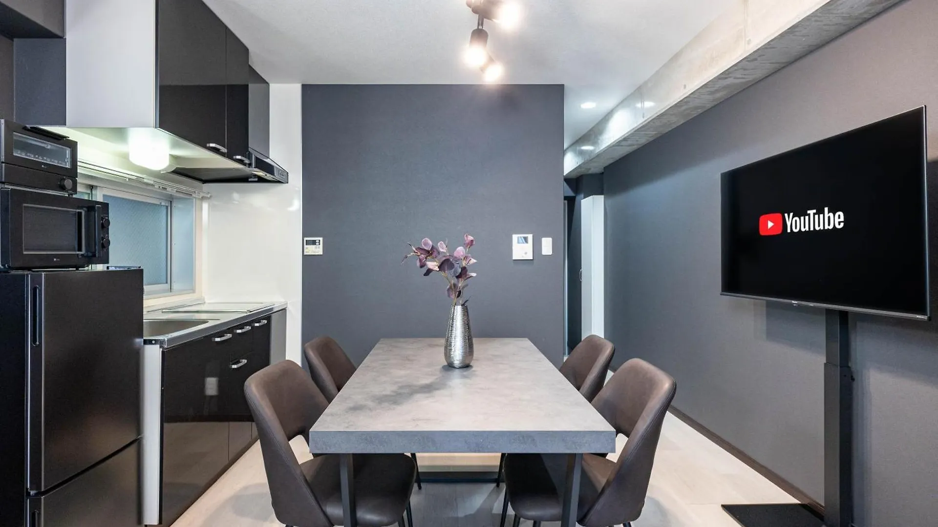 Ｍｅｌｌ－Ｔｈｅａｔｅｒ Ｒｅｓｏｒｔ Apartment Osaka 0*,  Japan